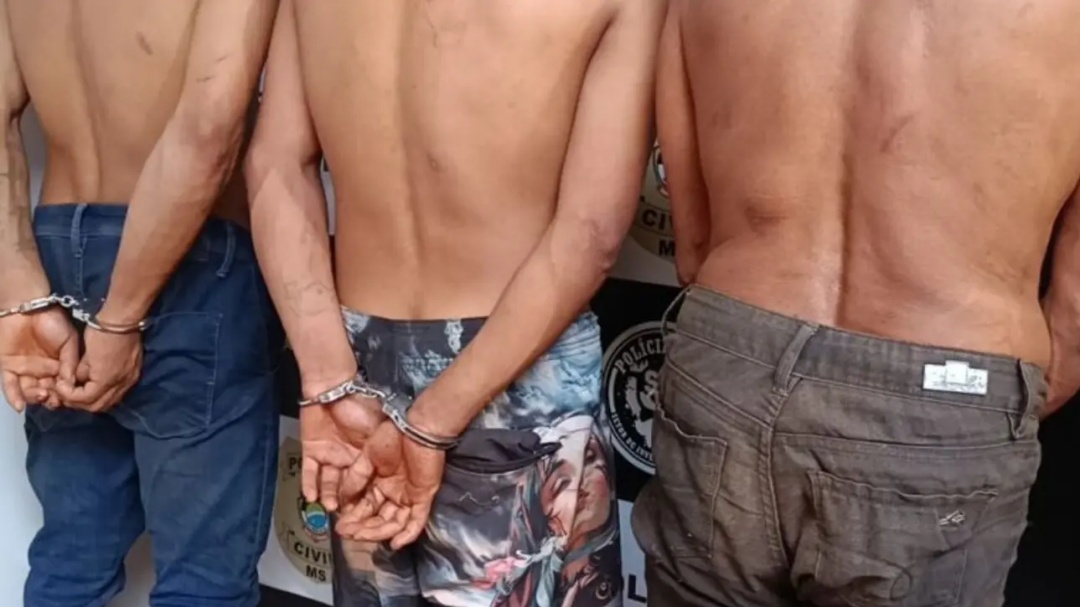 Jovem &eacute; morto a facadas e tio e primos da v&iacute;tima s&atilde;o presos