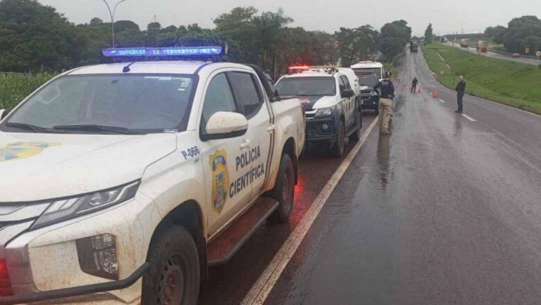 Grupo &eacute; preso ap&oacute;s roubar ve&iacute;culo, ficar sem combust&iacute;vel e abandon&aacute;-lo na BR-158