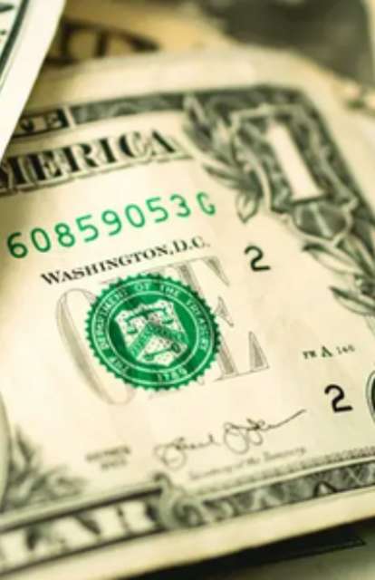 D&oacute;lar recua a R$ 5,18 com fluxo e volta a fechar no menor n&iacute;vel em 21 meses