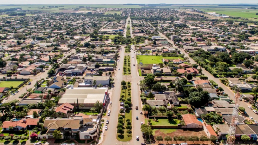 Homem &eacute; encontrado esfaqueado no meio da rua