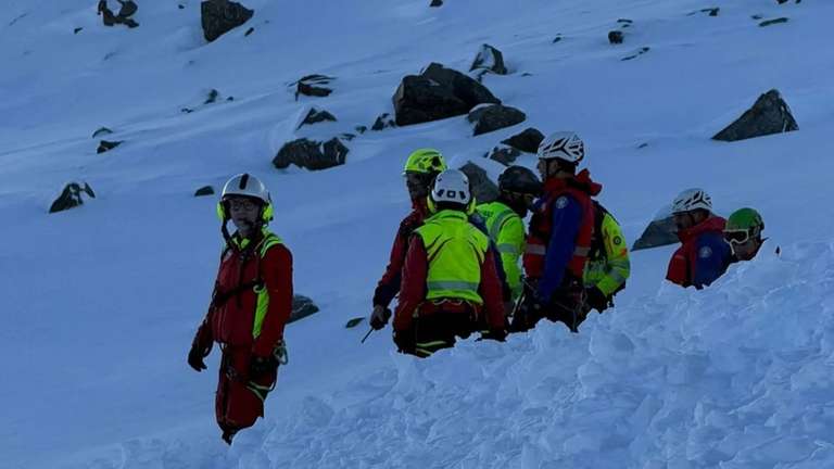Avalanche mata 2 esquiadores e fere uma no Norte da It&aacute;lia