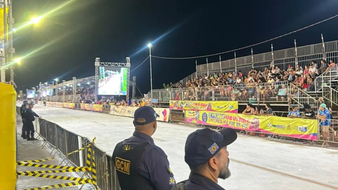 Homem morre durante desfile das escolas de samba na Pra&ccedil;a do Papa em Campo Grande