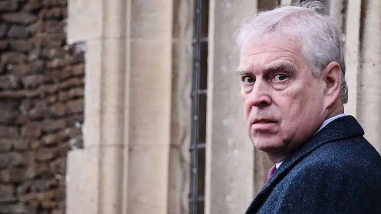 Pol&iacute;cia brit&acirc;nica prende ex-pr&iacute;ncipe Andrew por acusa&ccedil;&atilde;o relacionada ao caso Epstein