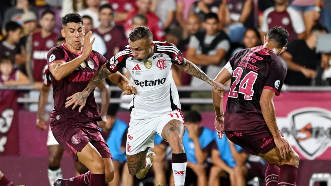 Flamengo joga mal e inicia Recopa Sul-Americana com derrota