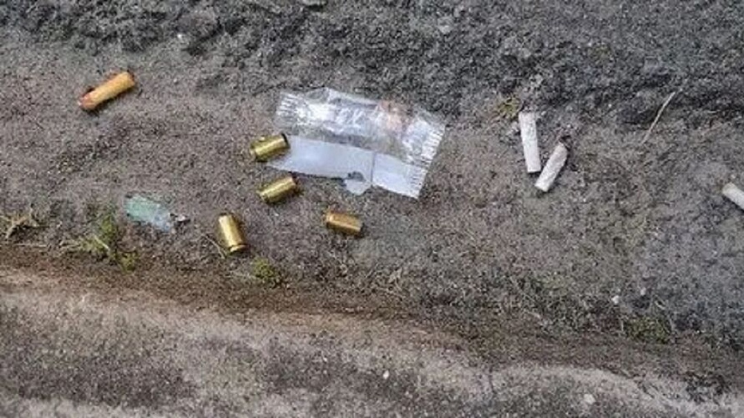 Jovem &eacute; baleado com tr&ecirc;s tiros de pistola e transferido em estado grave para a Capital