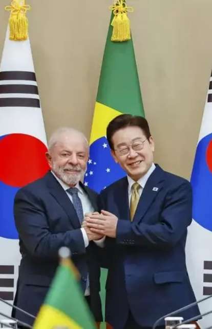 Lula diz que vale "qualquer sacrif&iacute;cio" para prender magnatas do crime