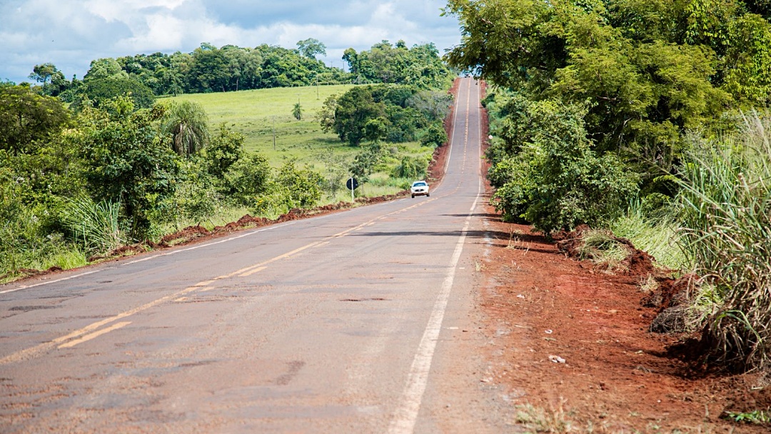 Agesul inicia recupera&ccedil;&atilde;o do trecho mais cr&iacute;tico da MS-162 entre Sidrol&acirc;ndia e Quebra Coco