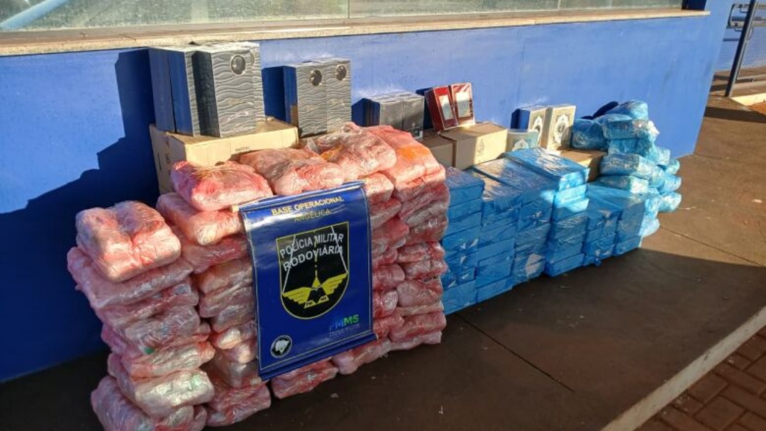 Perseguição na MS-145 termina com apreensão de R$ 124 mil em mercadorias contrabandeadas