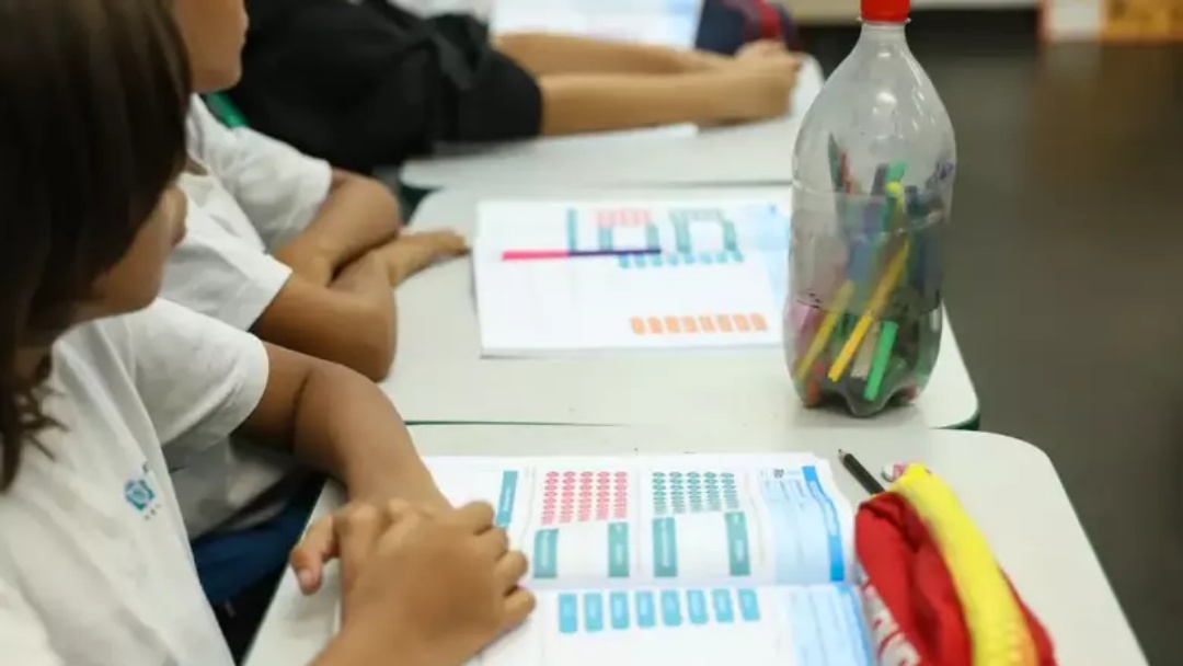 Censo registra queda de 1 milh&atilde;o de matr&iacute;culas na educa&ccedil;&atilde;o b&aacute;sica