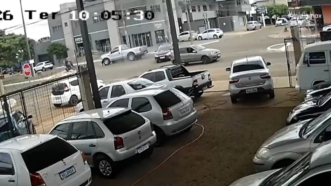 Morre idosa que avan&ccedil;ou &lsquo;Pare&rsquo; em acidente com tr&ecirc;s ve&iacute;culos na Avenida Manoel da Costa Lima