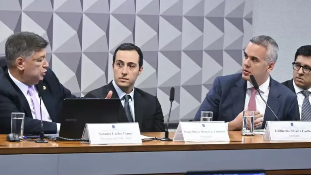 Empres&aacute;rio se mant&eacute;m em sil&ecirc;ncio em depoimento &agrave; CPMI do INSS