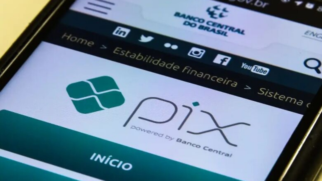 Pix por aproximação completa um ano com baixa adesão