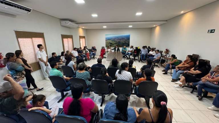 Em sabatina na C&acirc;mara, pais cobram monitores e denunciam precariedade no transporte escolar