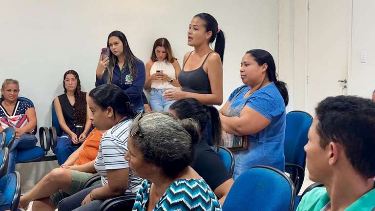 M&atilde;es denunciam baldea&ccedil;&atilde;o, superlota&ccedil;&atilde;o e falta de monitores no transporte escolar do Cantagalo