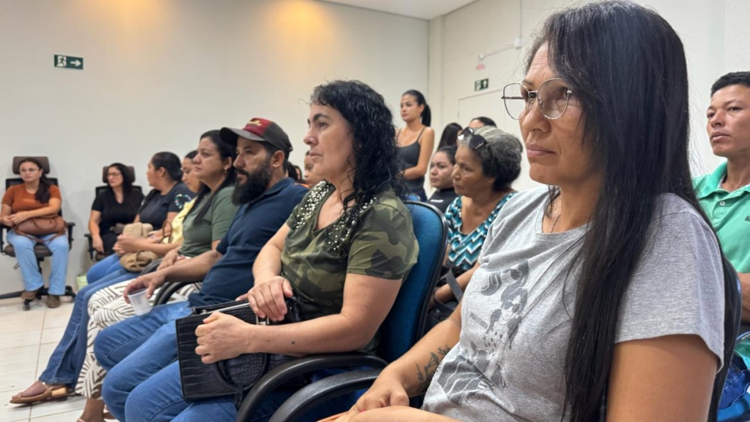 Em sabatina na C&acirc;mara, pais cobram monitores e denunciam precariedade no transporte escolar