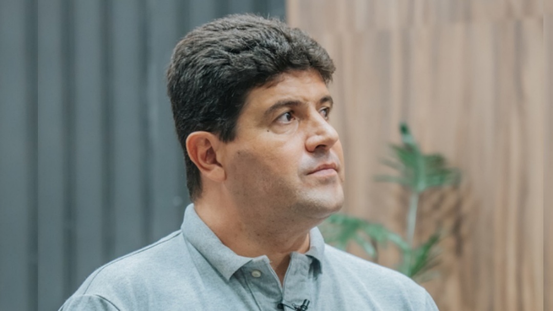 Prefeito se manifesta após polêmica envolvendo superintendente e criança autista