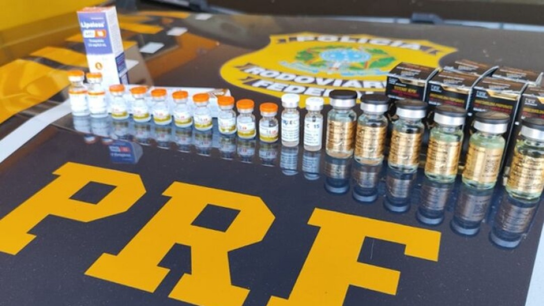 Medicamentos ilegais escondidos em pote de creme e meias s&atilde;o apreendidos