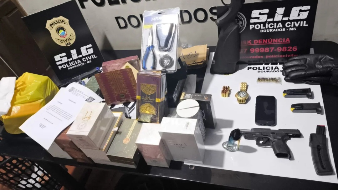 Trio &eacute; preso em opera&ccedil;&atilde;o contra grupo especializado em roubo de ve&iacute;culos e contrabando