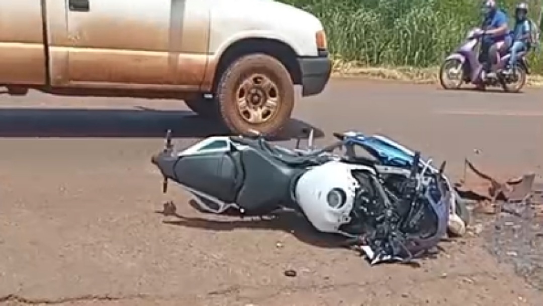 Motociclista fica gravemente ferido ap&oacute;s colis&atilde;o com caminhonete na regi&atilde;o do Trevo da Bandeira