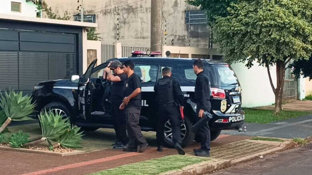 Pol&iacute;cia cumpre mandado em Dourados e investiga suspeita de golpe em cl&iacute;nica oftalmol&oacute;gica