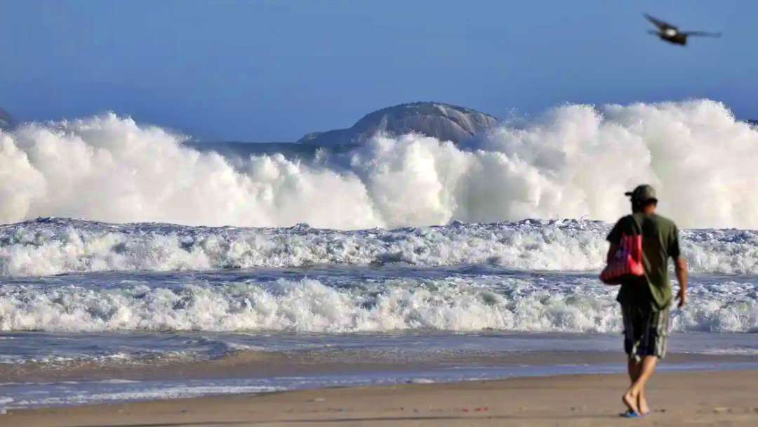 Especialistas alertam para riscos ambientais de interven&ccedil;&otilde;es em praias