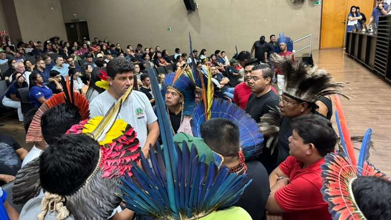 Prefeito entra em campo, negocia com vereadores e destrava vota&ccedil;&atilde;o de pacote de projetos na C&acirc;mara