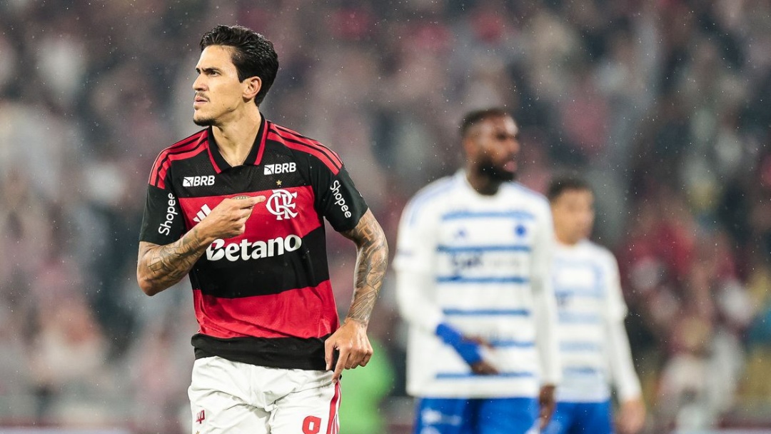 Flamengo vence Cruzeiro com gols de Pedro e Carrascal