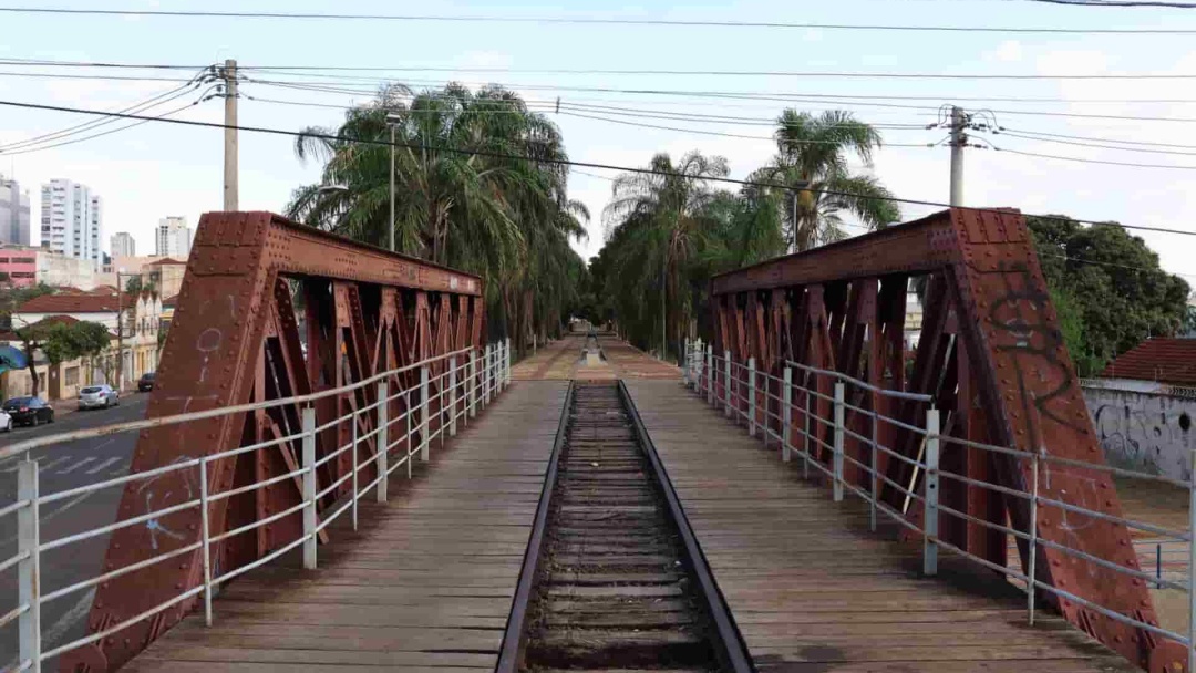 Briga por droga e bebida alco&oacute;lica termina com homem esfaqueado no Centro