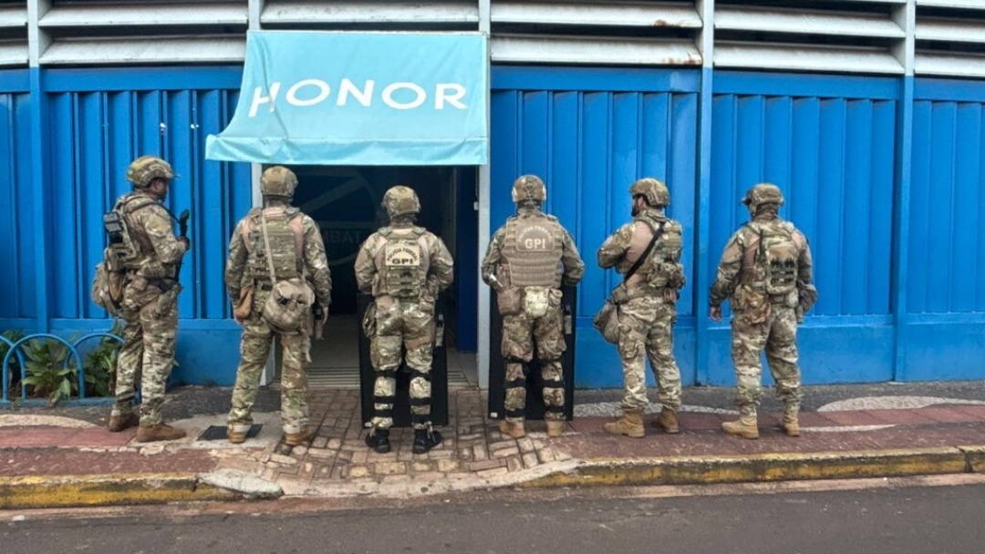 PF vai a Camel&oacute;dromo e bloqueia R$ 40 milh&otilde;es em esquema de contrabando.