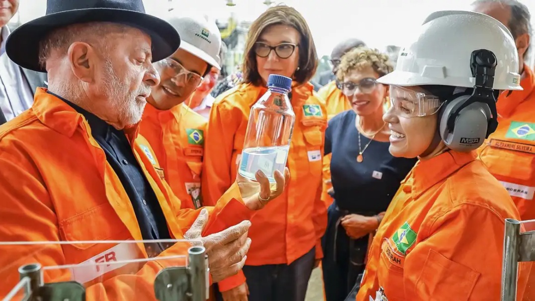 Lula defende cria&ccedil;&atilde;o de reserva estrat&eacute;gica de combust&iacute;veis