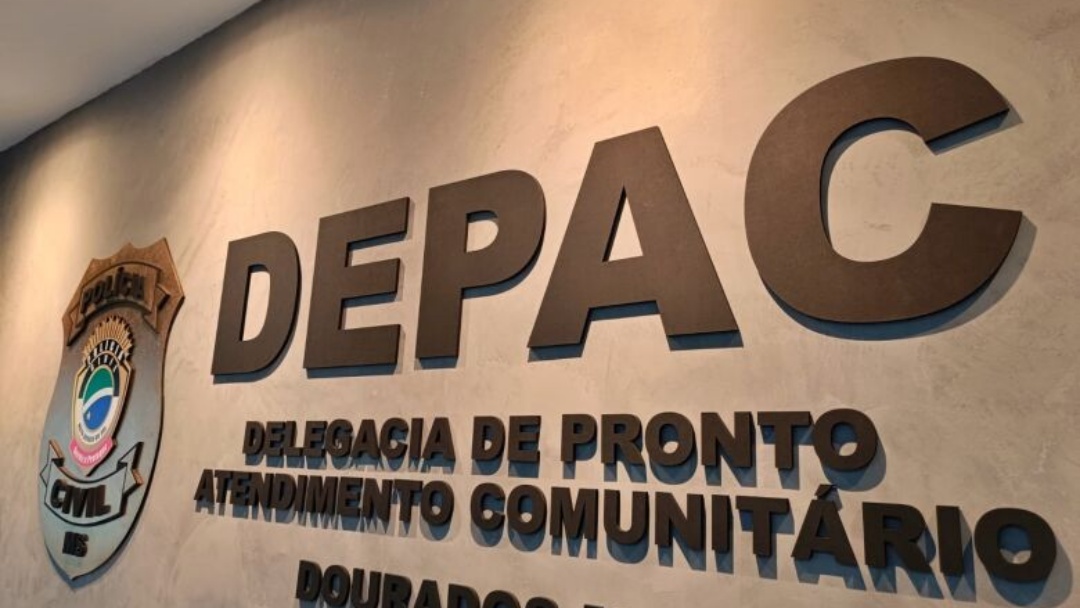 Jovem &eacute; preso por tr&aacute;fico ap&oacute;s tentar descartar crack na pra&ccedil;a Paraguaia