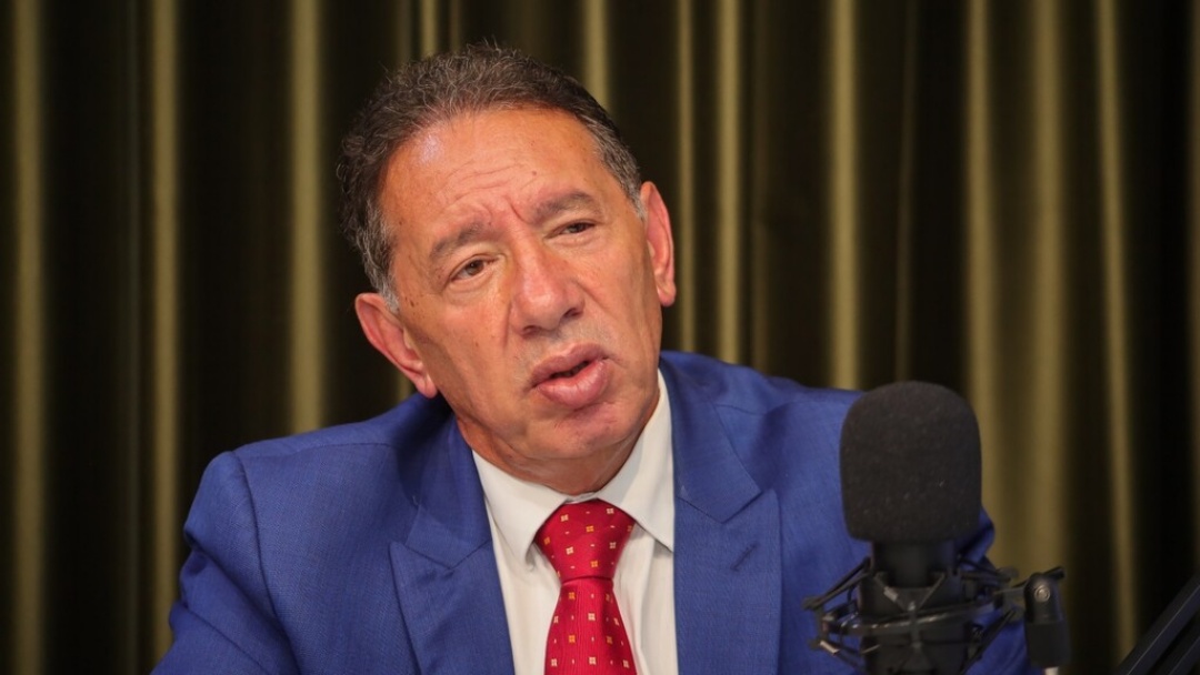 &ldquo;Transforma&ccedil;&atilde;o pol&iacute;tica come&ccedil;a dentro de casa&rdquo;, afirma Gerson Claro ao defender educa&ccedil;&atilde;o como base de mudan&ccedil;a social