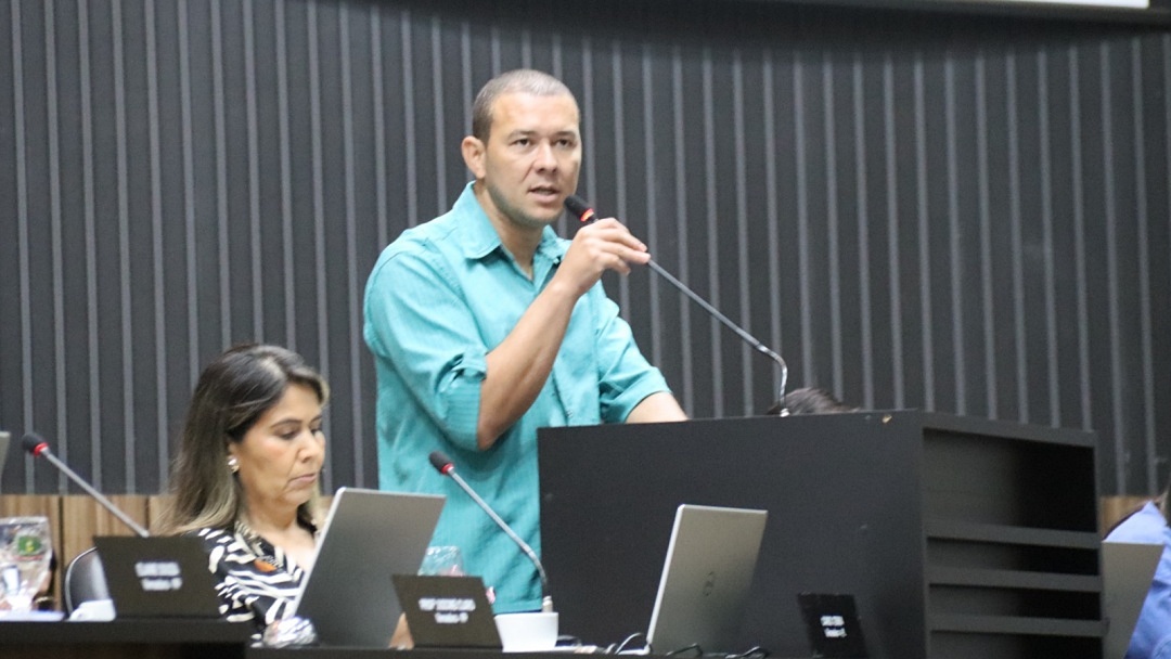 Servidores da Sa&uacute;de protestam ap&oacute;s vereador chamar m&eacute;dicos de &ldquo;bombadinhos&rdquo;