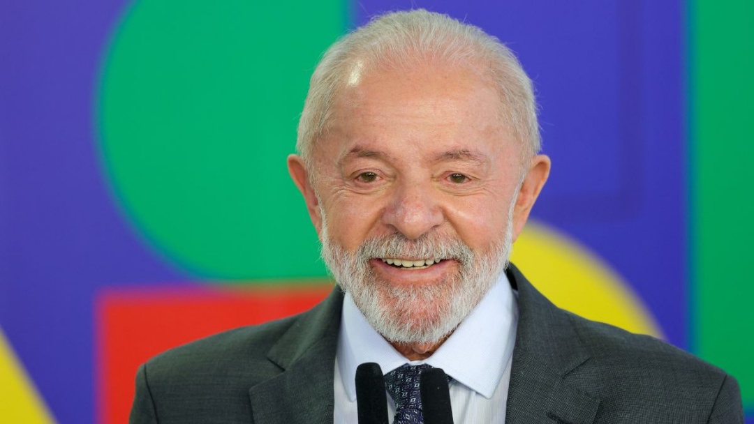 Lula, sobre baratear diesel: governo vai &lsquo;brigar&rsquo; para isso e far&aacute; &lsquo;todo e qualquer sacrif&iacute;cio&rsquo;