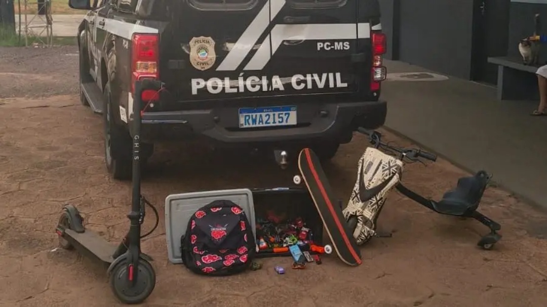 Crian&ccedil;as invadem casa e furtam caixa de brinquedos, patinete e triciclo el&eacute;trico em Iguatemi