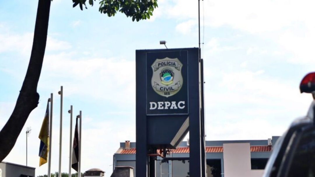 Av&ocirc; &eacute; preso acusado de bater em neto e dizer que arrancaria cabe&ccedil;a dele para jogar em cemit&eacute;rio