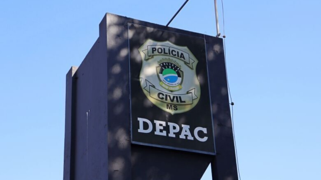 Homem &eacute; preso por amea&ccedil;ar companheira: "n&atilde;o preciso de faca para te matar"