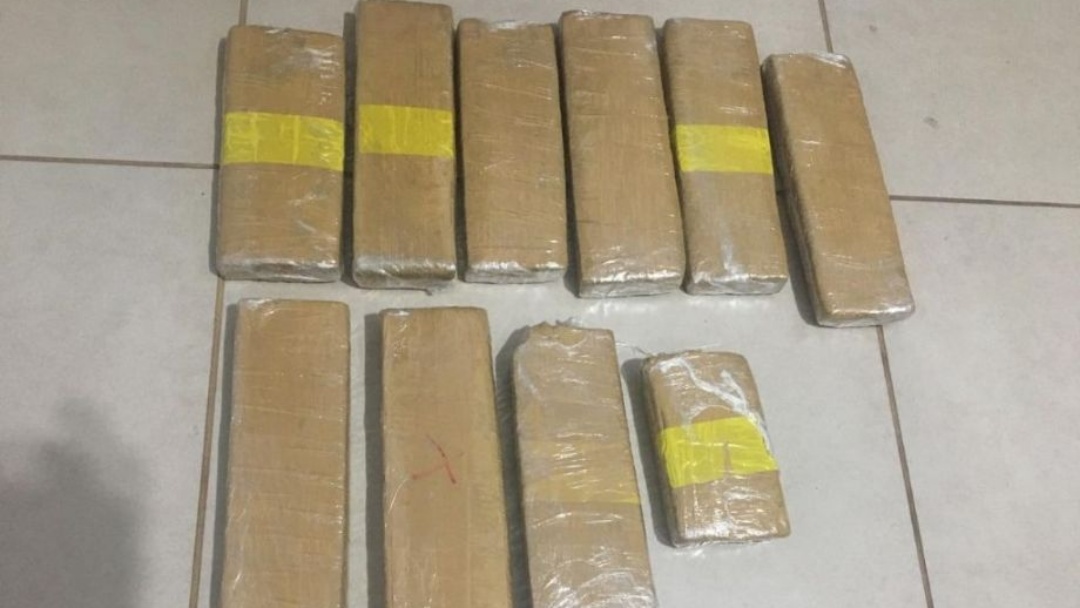 Homem &eacute; condenado a mais de 6 anos por tr&aacute;fico de drogas ap&oacute;s ser flagrado em &ocirc;nibus na MS-162