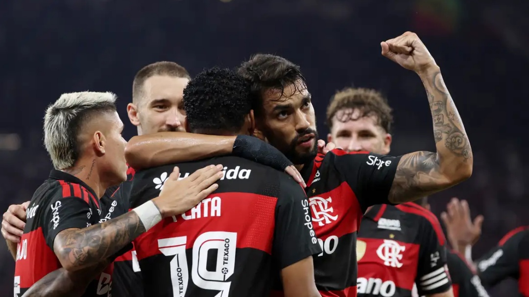 Flamengo reage e vence Santos de virada por 3 a 1 no Brasileir&atilde;o