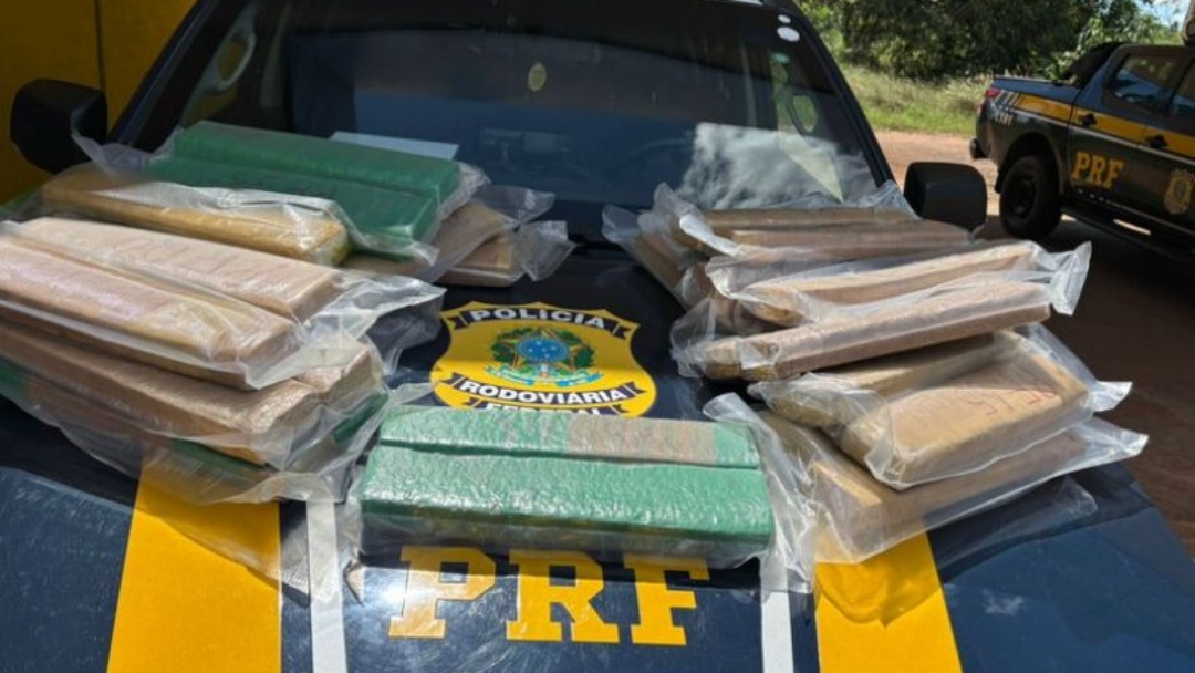 Passageira &eacute; presa com drogas e emagrecedores escondidos em malas na BR-262