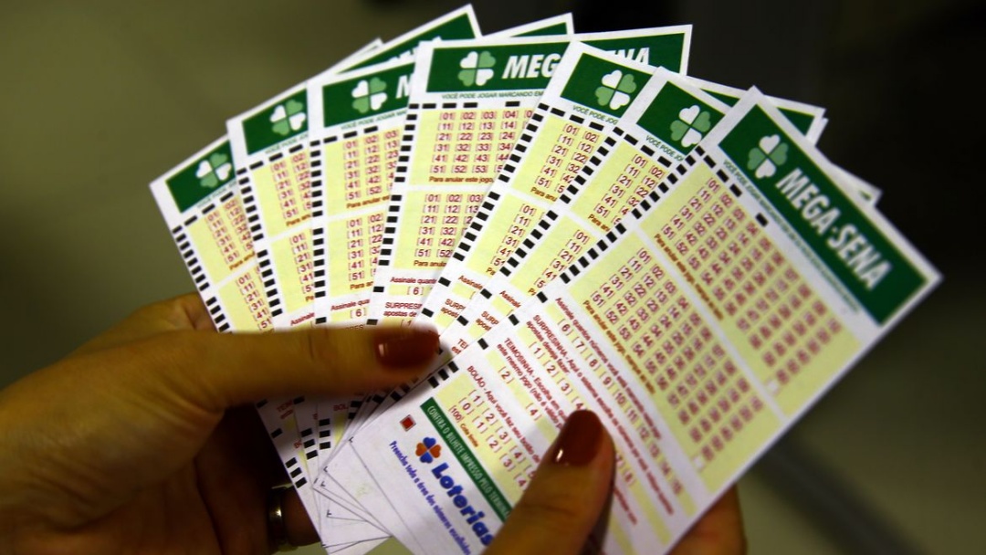 Mega-Sena acumula e o prêmio principal vai para R$ 20 milhões