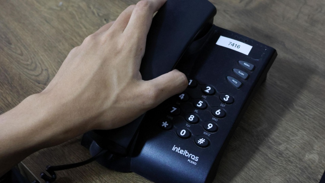 Servi&ccedil;o de telefonia fixa da operadora Oi &eacute; vendido por R$ 60 milh&otilde;es