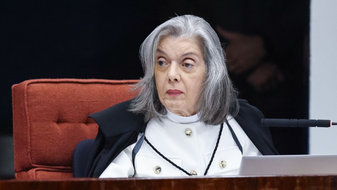 C&aacute;rmen L&uacute;cia antecipa sa&iacute;da da presid&ecirc;ncia do TSE