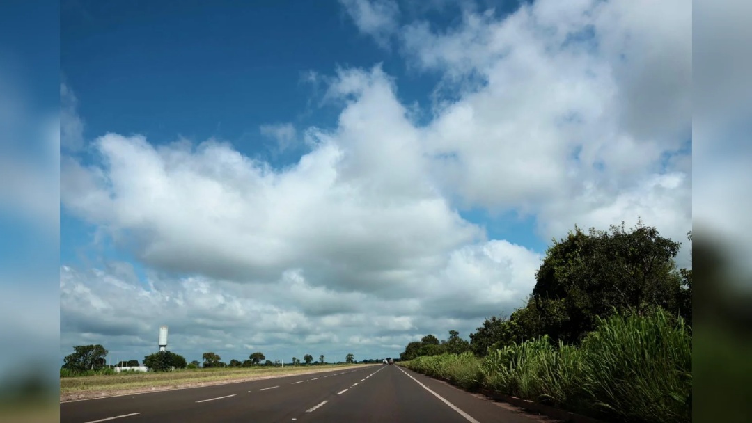 Sol aparece entre nuvens nesta quinta-feira, mas fim de semana ser&aacute; chuvoso em MS