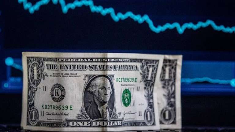 D&oacute;lar cai a R$ 5,06, ao menor n&iacute;vel em 2 anos; e bolsa atinge n&iacute;vel recorde   