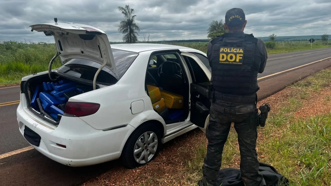 Persegui&ccedil;&atilde;o policial termina com mais de meia tonelada de maconha apreendida na MS-164