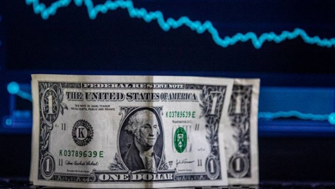 D&oacute;lar cai a R$ 5,06, ao menor n&iacute;vel em 2 anos; e bolsa atinge n&iacute;vel recorde   