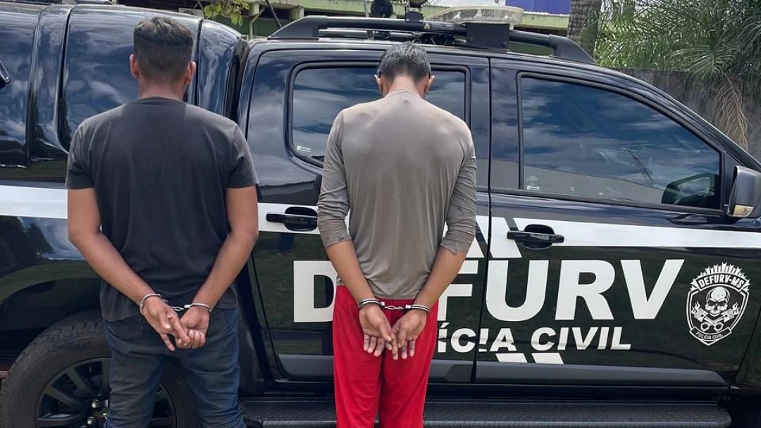 Pol&iacute;cia desarticula a&ccedil;&atilde;o de dupla especializada em furtos de caminhonetes em Sidrol&acirc;ndia