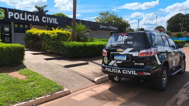 Idoso &eacute; resgatado com larvas pelo corpo e gritando de dor