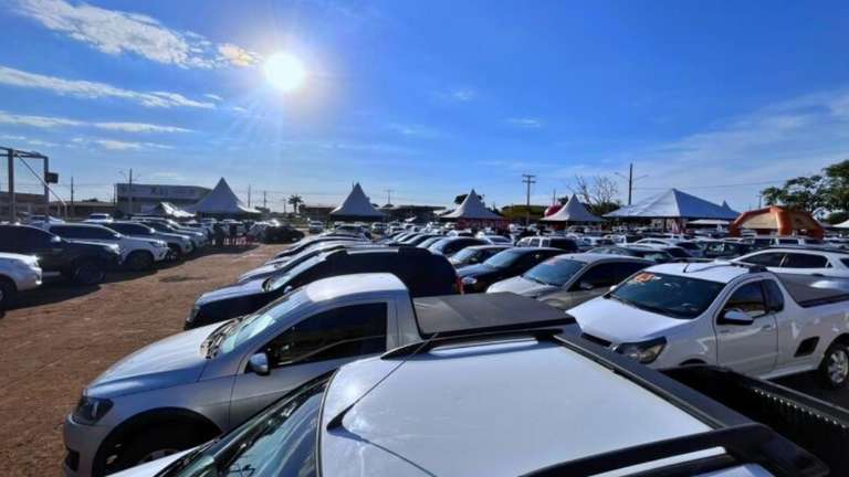 Financiamento de ve&iacute;culos cresce 12,8% no trimestre